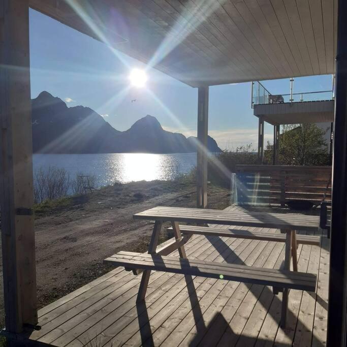 Senja, Husoy I Senja. Leilighet Med Utsikt Over Fjord Og Fjell Tofta Luaran gambar